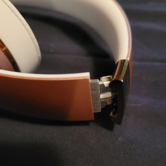 Beats Solo3 Rose Gold - Picture 3 of 5